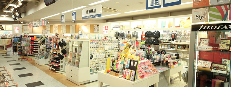 彩り鮮やかなものや機能性に優れた商品を幅広く。
